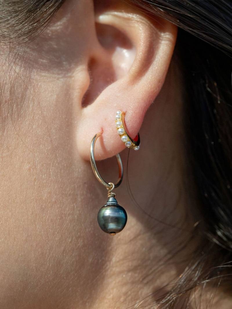 Dünne Gold Gefüllte Tahitiperlen Creolen - Hokuloa von kealohajewelry