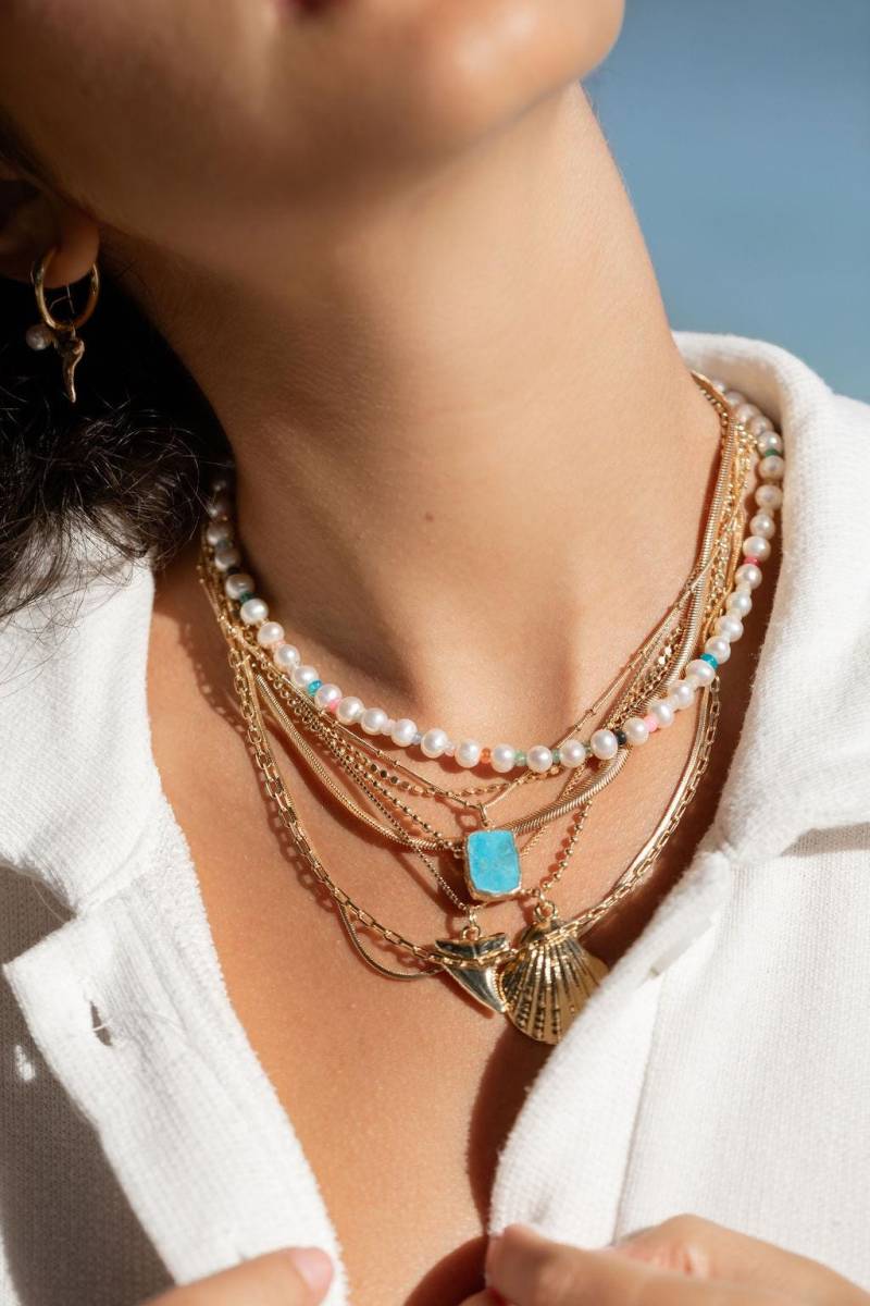 Howlite Türkis Edelstein Gold Anhänger Halskette - Alaka'i von kealohajewelry