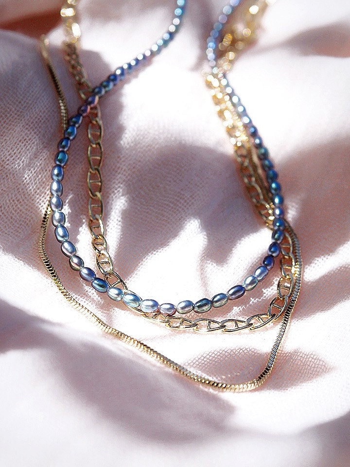 Schwarze Perle & Goldkette Layering Halsketten Set von kealohajewelry