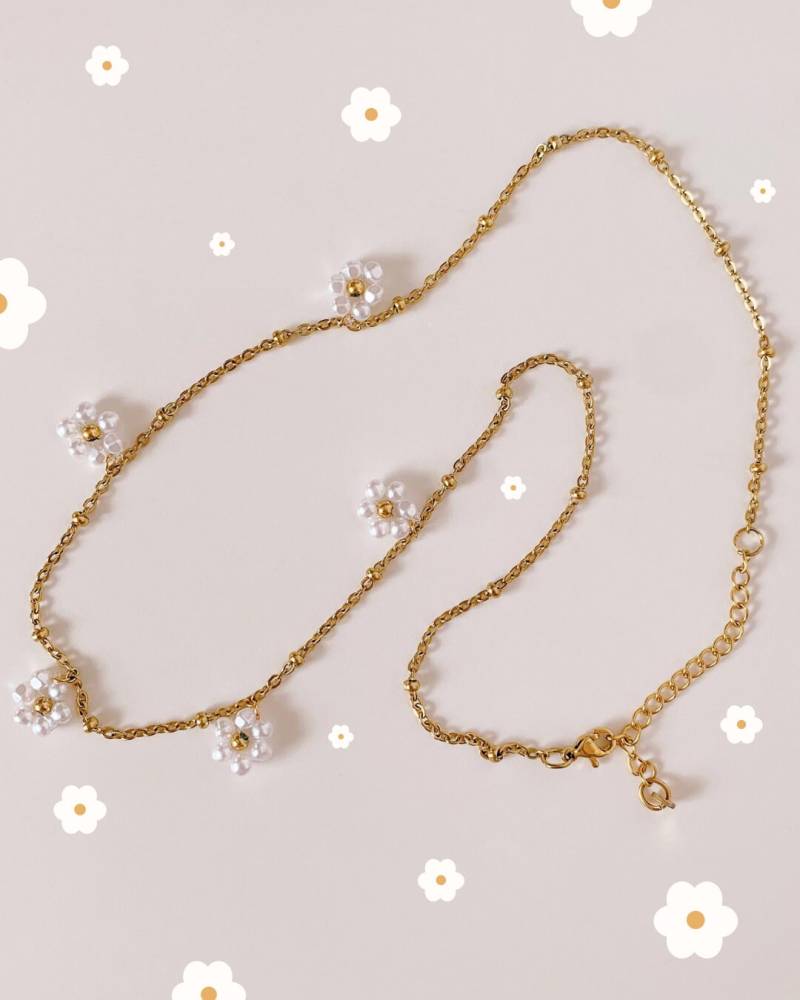 Keari - Sissi Edelstahlkette Mit Gänseblümchen Aus Imitationsperlen, Allergikgerfreundlich, Gold von kearistudio