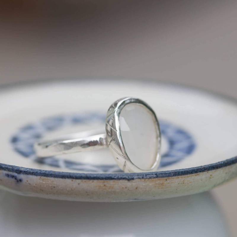 Milky Moonstone - Sterling Silber Ring Mit Rosenschliff Edelstein von keepityours