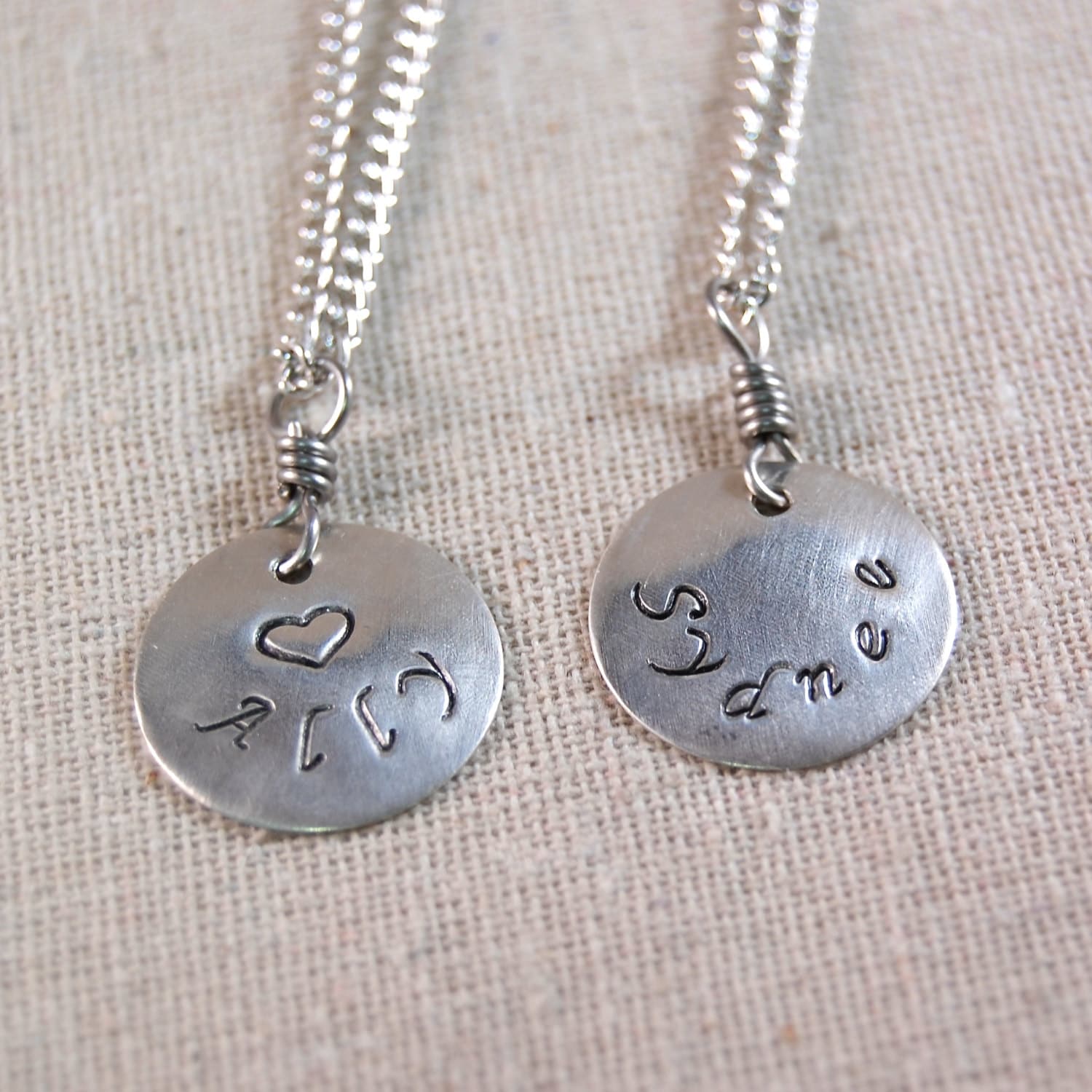 Brautjungfer Benutzerdefinierte Halskette, Personalisierte Halskette Personalisierte Namen Für Ihr, Mütter Brautjungfer Benutzerdefinierte Halskette, Personalisierte Halskette Personalisierte Namen Für Ihr, Mütter von kellymaekreations