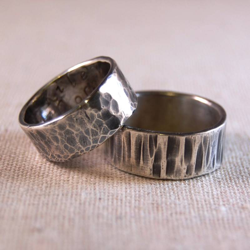 Personalisierte Gehämmert Sterling Silber Ring - Benutzerdefinierte Namen Personalisierte Gehämmert Sterling Silber Ring - Benutzerdefinierte Namen von kellymaekreations