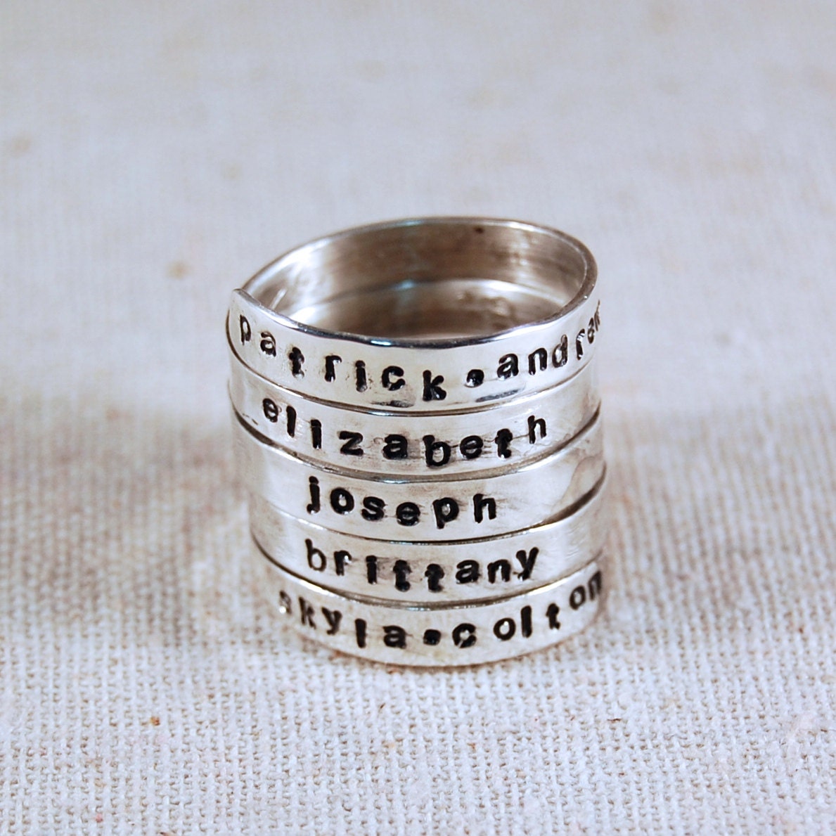 Personalisierte Mutter Ring, 5 Namen Hand Gestempelt Mütter Personalisierte Name Wrap Ring Muttertag Geschenk Personalisierte Mutter Ring, 5 Namen Hand Gestempelt Mütter Personalisierte Name Wrap Ring Muttertag Geschenk von kellymaekreations