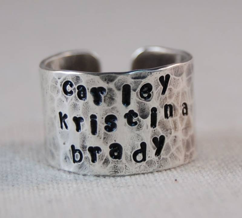 Personalisierter Mutterring Sterling Silber Handgestempelter Ring Personalisierter Mutterring Sterling Silber Handgestempelter Ring von kellymaekreations