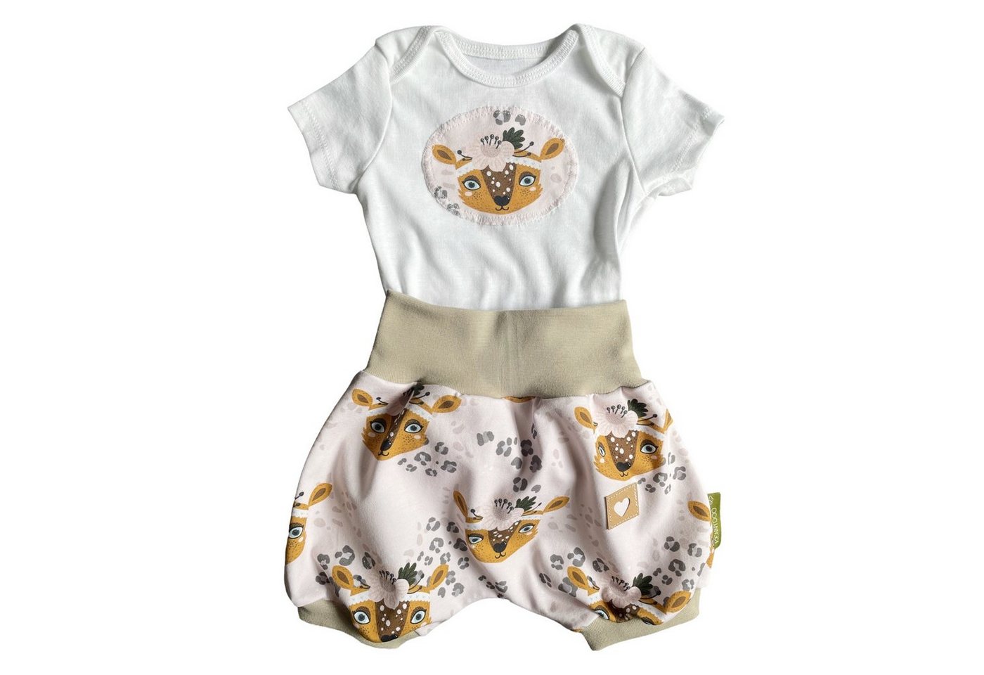 kennydoo Body & Shorts Kinder- Baby Set Rehlein" taupe/weiß (2 teilig) mit niedlichem Design" von kennydoo