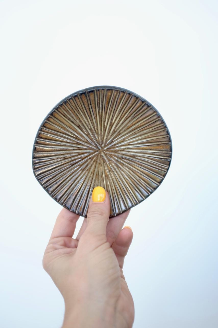 Small Jewellery Dish , Handmade Ceramic, Hand Carved Small Jewellery Dish , Handmade Ceramic, Hand Carved von keramiika