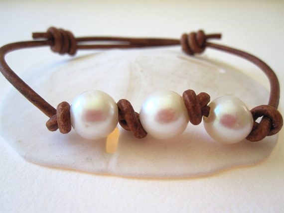 3 Perlen, Einfache Perle Armband, Leder, Perle, Verstellbare Und Leder-Armband, Strand-Armband, Lederarmband, Boho von keyLimeGiraffedesign