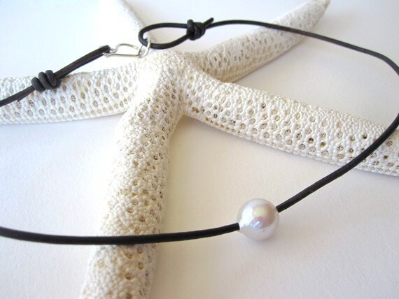 Einfache Boho-Halskette, Strand-Stil Halskette Halsband, Perlenhalsband Leder, Edison Perlenkette, Boho Schmuck, Strand Wickelarmband von keyLimeGiraffedesign