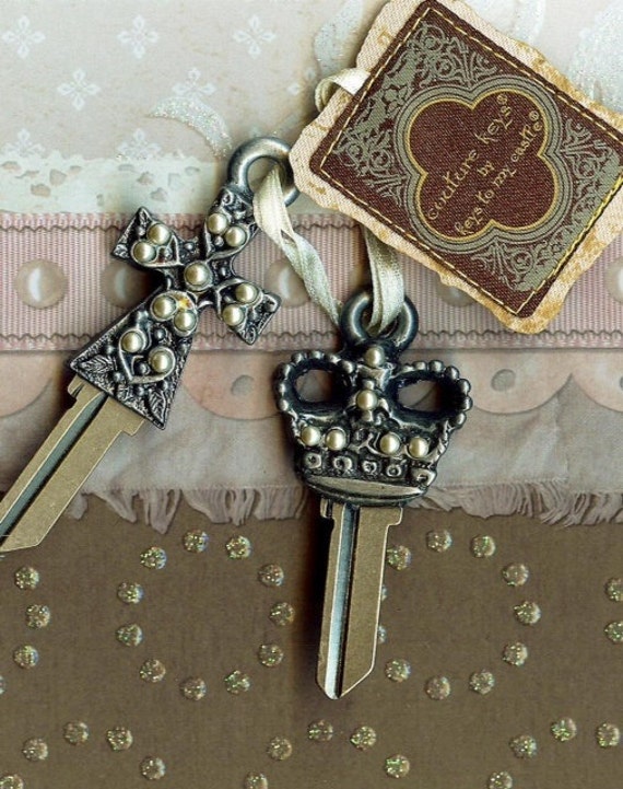 Wunderschöner Verzierter Kreuz Oder Königinnen Krone Schlüsselrohling Mit Winzigen Perlen von keystomycastle