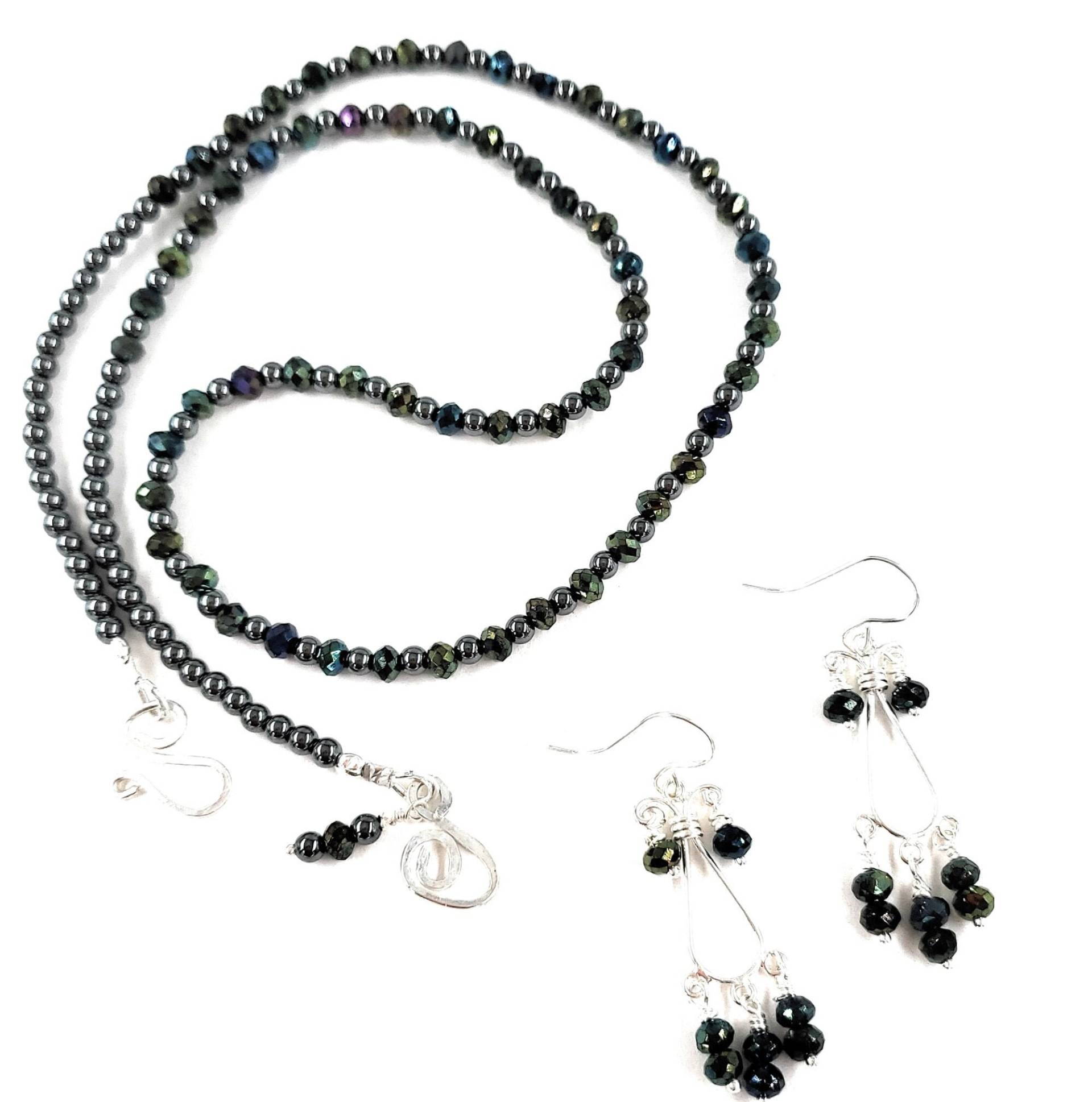 Spinell Mystic Titan Und Hämatit Halskette Ohrring Set von keywestdesigning