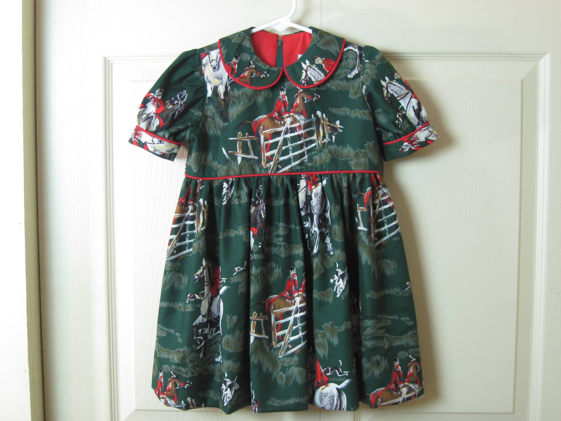 Jägerpferde Grün Gr. 5 Kleid von kgdezines