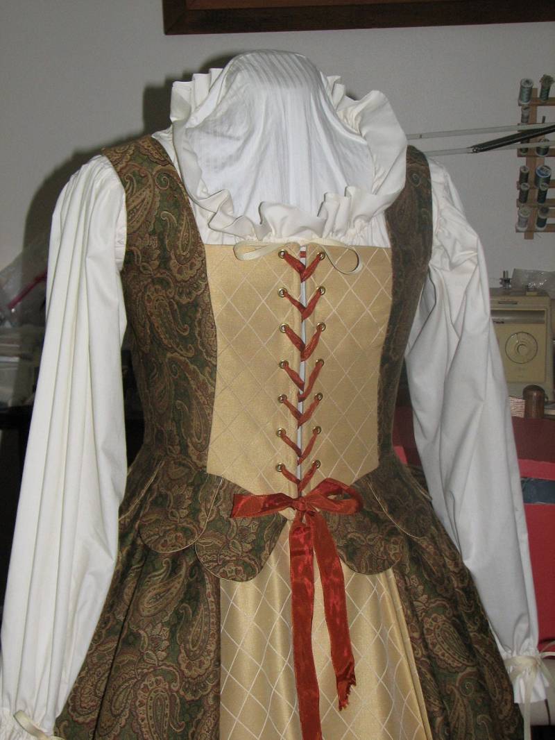 Renaissance Grün/Braun/Rost Kaufmannskleid Größenverstellbar 10-12 von kgdezines