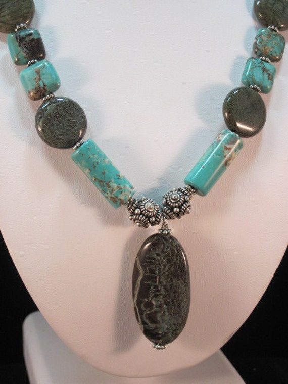 Schlangenfell Jaspis Und Türkis Halskette Set von kgdezines