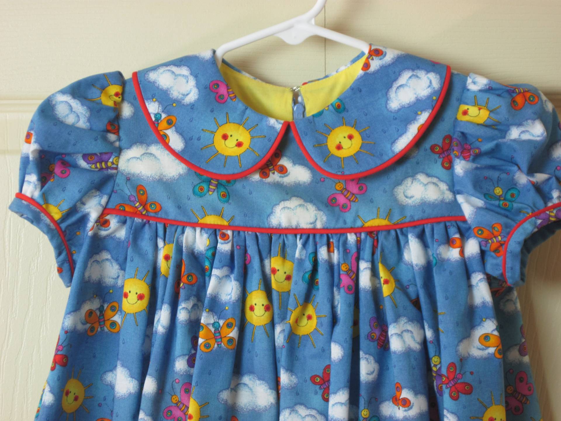 Sonniges Sommerkleid 3 Kleinkind Schmetterlinge von kgdezines