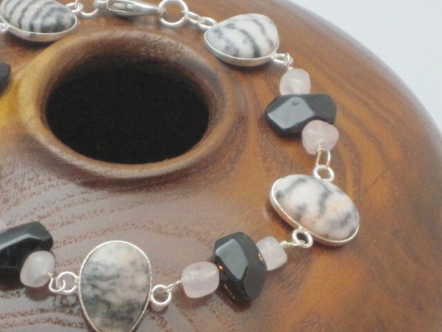 Zebra Jaspis, Rosenquarz Und Spinell Armband von kgdezines