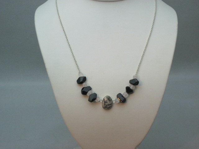 Zebra Jaspis, Rosenquarz Und Spinell Kette von kgdezines