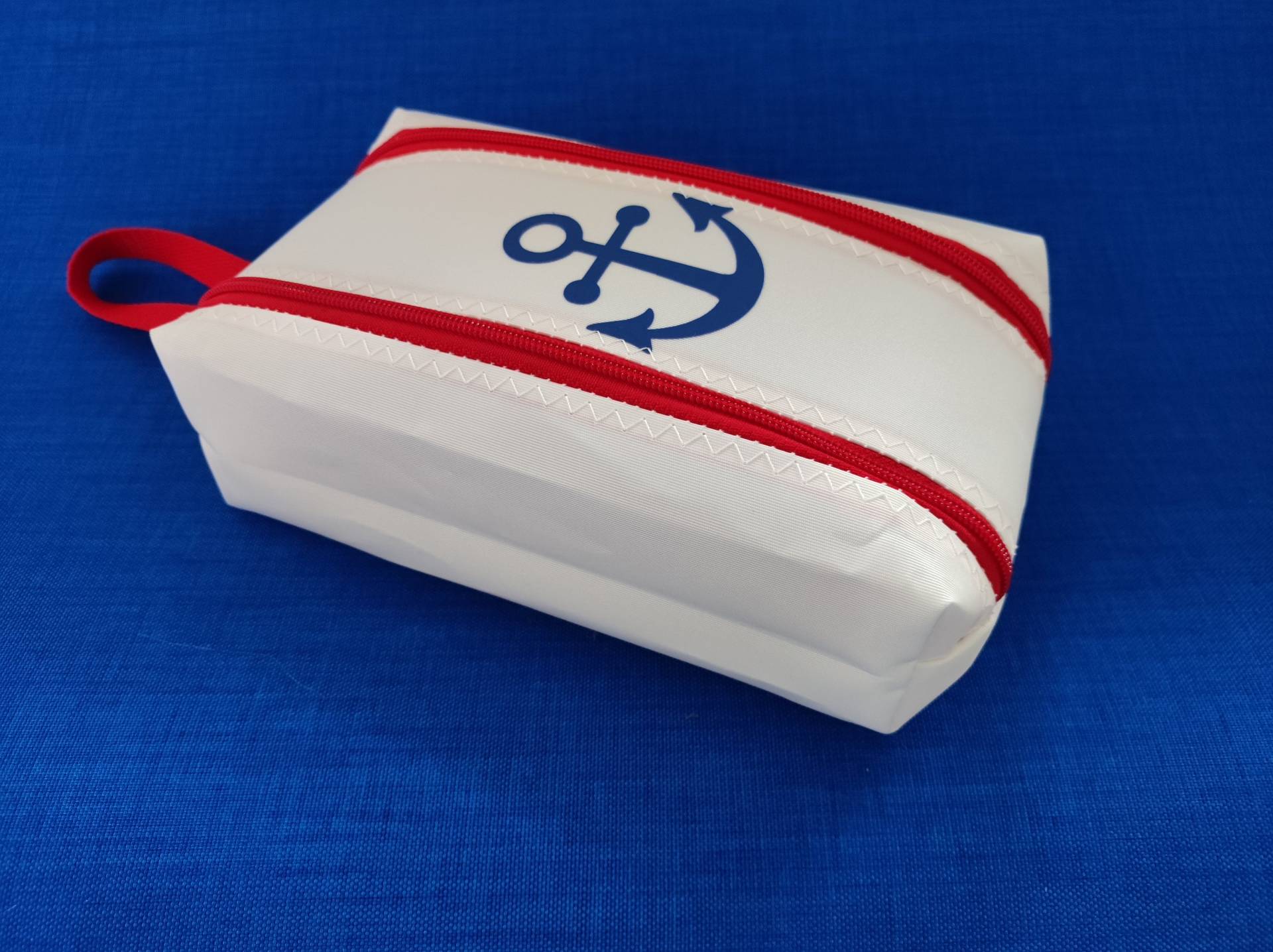 Kulturtasche "Anker" Aus Neuwertigem, Stabilem Segeltuch Kulturtasche "Anker" Aus Neuwertigem, Stabilem Segeltuch von kiHZigZag
