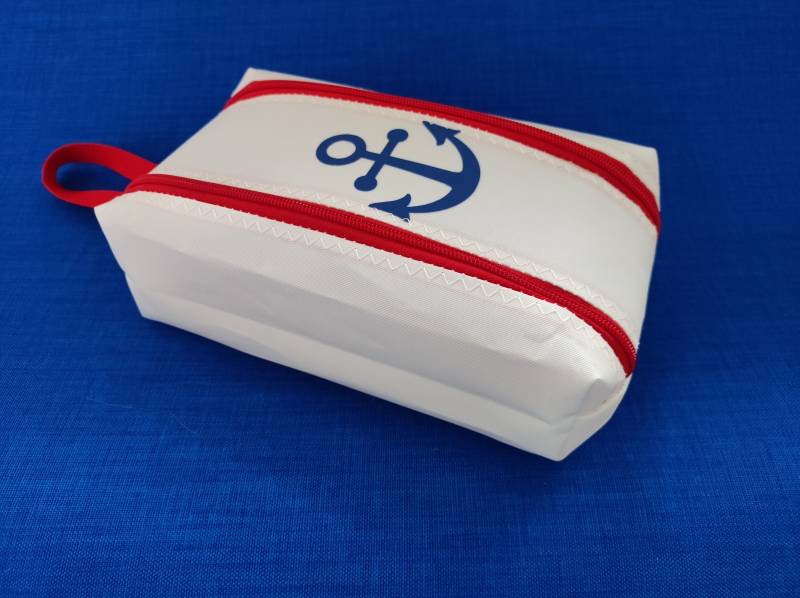 Kulturtasche "Anker" Aus Neuwertigem, Stabilem Segeltuch Kulturtasche "Anker" Aus Neuwertigem, Stabilem Segeltuch von kiHZigZag