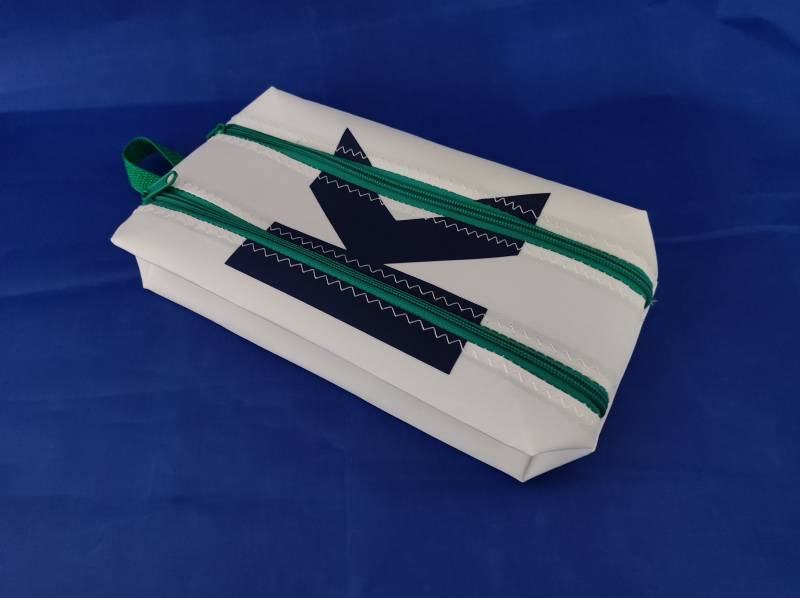 Kulturtasche "N" Aus Neuwertigem, Stabilem Segeltuch Personalisierbar Kulturtasche "N" Aus Neuwertigem, Stabilem Segeltuch Personalisierbar von kiHZigZag