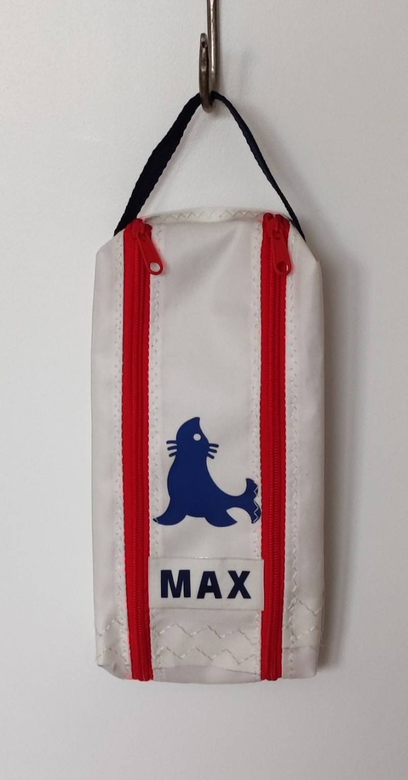 Kulturtasche "Robbie" Aus Neuwertigem, Stabilem Segeltuch Personalisierbar Kulturtasche "Robbie" Aus Neuwertigem, Stabilem Segeltuch Personalisierbar von kiHZigZag
