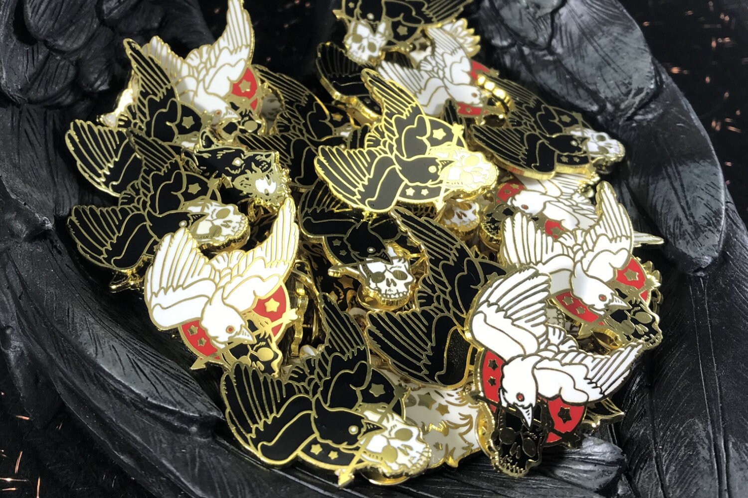 Nevermore Variant Hard Emaille Pin Nevermore Variant Hard Emaille Pin von kickingshoes