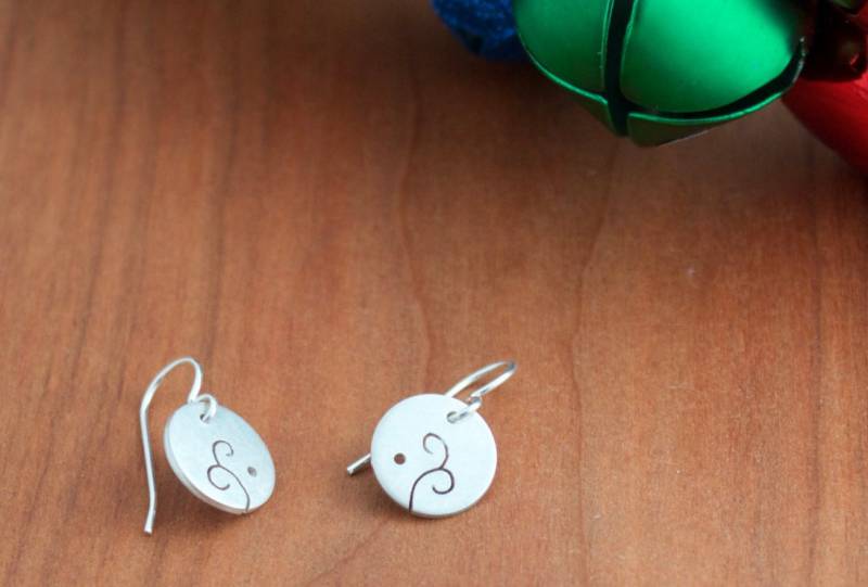 Skurril, Kreis Ohrringe Mit Ausschnitt Design Silber Skurril, Kreis Ohrringe Mit Ausschnitt Design Silber von kikibyKV