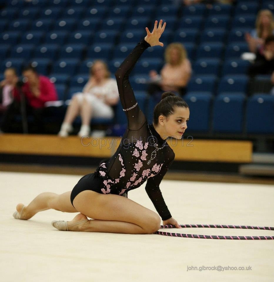 Rg Trikot Eiskunstlauf Kleid Mit Dmc Strass Turnier Gymnastik Tanz von kikkydesign