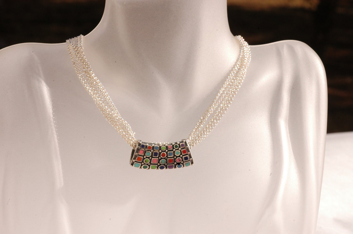 Kimadirose 6 Reihen Sterling Silber Halskette Mit Bunt Emaillierter Anhänger Plättchen. Signiert von kimadirose