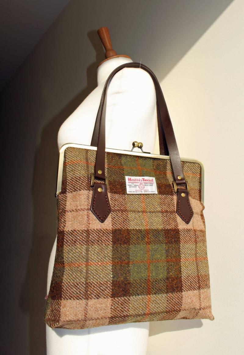 Harris Tweed Kisslock Handtasche Mit Ledergriffen Harris Tweed Kisslock Handtasche Mit Ledergriffen von kimberleymac