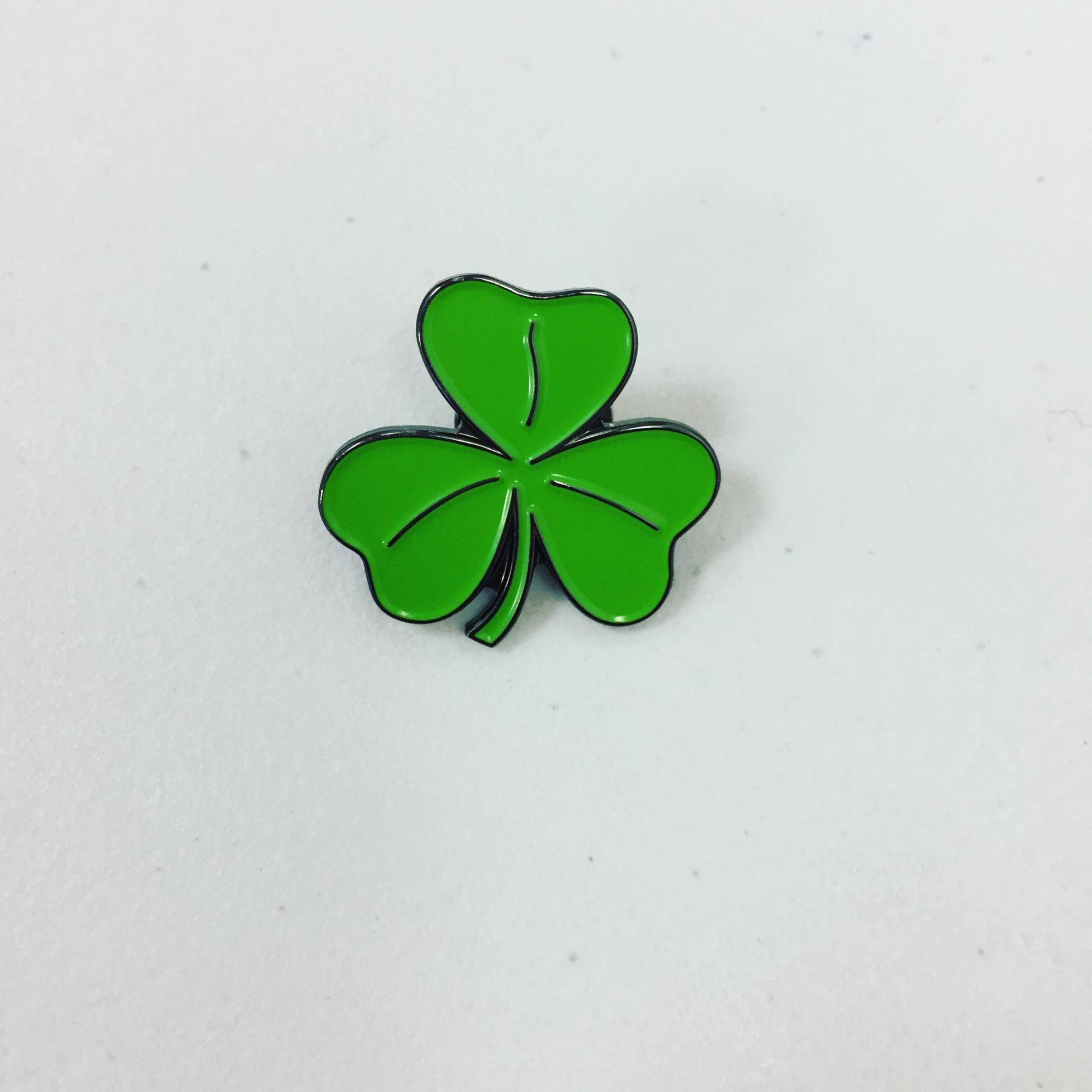 Grünes Kleeblatt Emaille Pin Irland Klee Anstecknadel von kindersticker