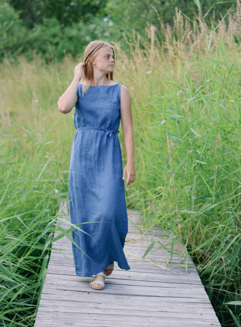 Sale/Bereit S Größe, Leinenkleid Beate Mit Niedrigem Rücken, Boho Maxikleid, Maxi Kleid Offenem Fließendes Langes Sommerkleid Rückenausschnitt von kindlyLinen