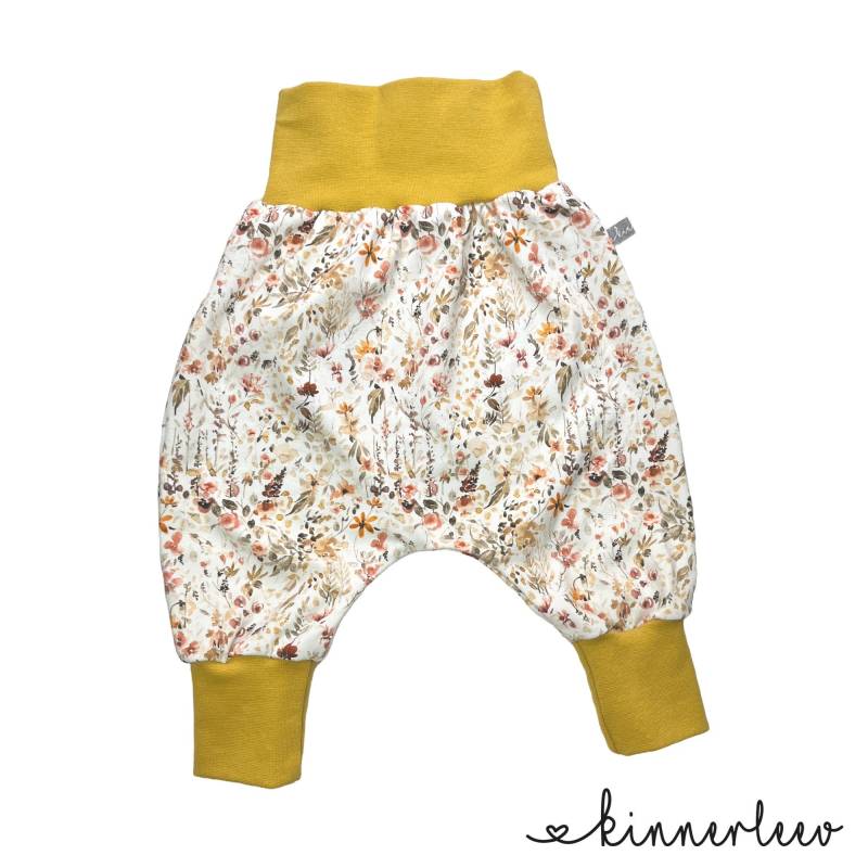 Baby-Pumphose Wildblumen Gelb Babyhose Jersey Mädchen von kinnerleev
