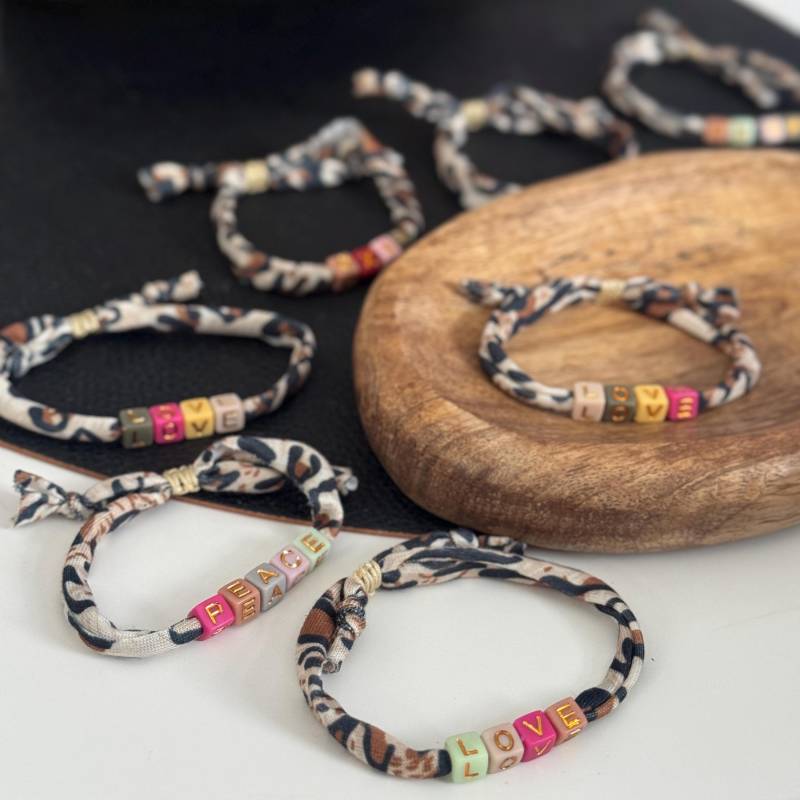 Armband Leo Buchstaben Ibiza Letter Individualisiert Love Freundschaft Bunt Wörter Words Armband Leo Buchstaben Ibiza Letter Individualisiert Love Freundschaft Bunt Wörter Words von kintschi