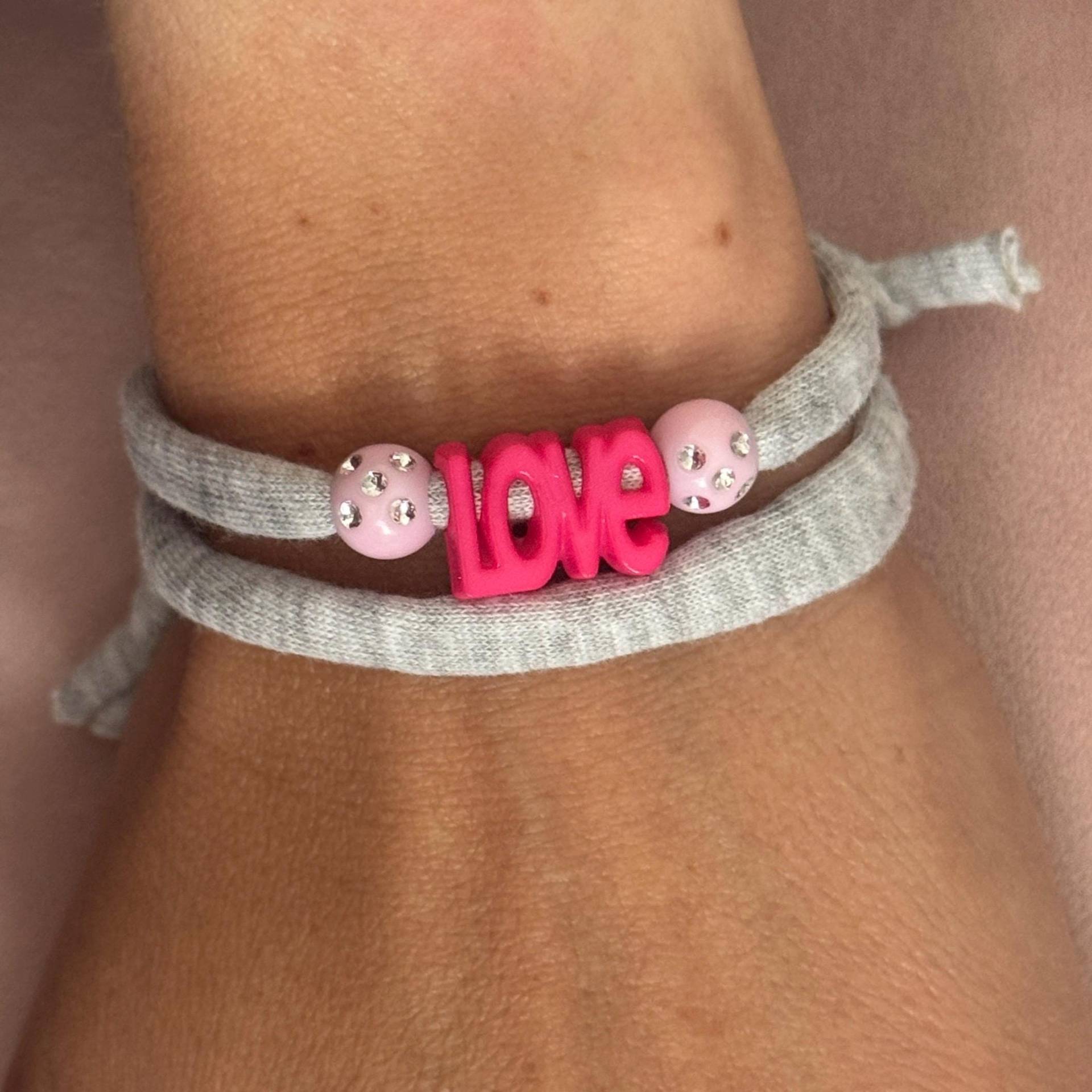 Armband Liberty Grau Love Buchstaben Ibiza Letter Liebe Freundschaft Neon Grün Gelb Rot Green Yellow Red Words Armband Liberty Grau Love Buchstaben Ibiza Letter Liebe Freundschaft Neon Grün Gelb Rot Green Yellow Red Words von kintschi
