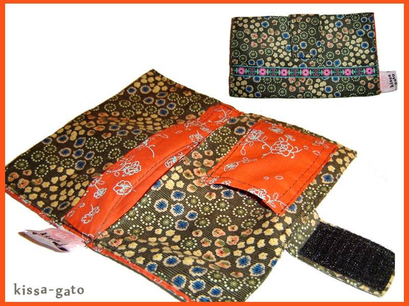 Tabaktasche Etui Tabak Täschchen Krimskrams Blümchen Grün Army Bunt Cord Kissagato von kissagato