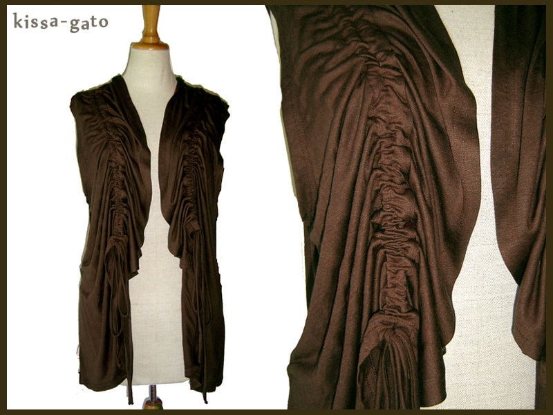 Weste Tula Gerafft Dunkelbraun Braun Kaffee Kissagato von kissagato