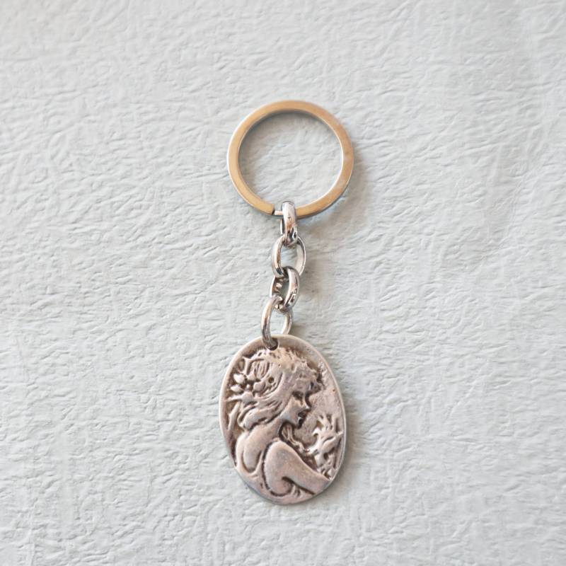 Lady Portrait-Schlüsselanhänger, Victorian Lady-Cameo-Schlüsselanhänger von kissthatfrogeu