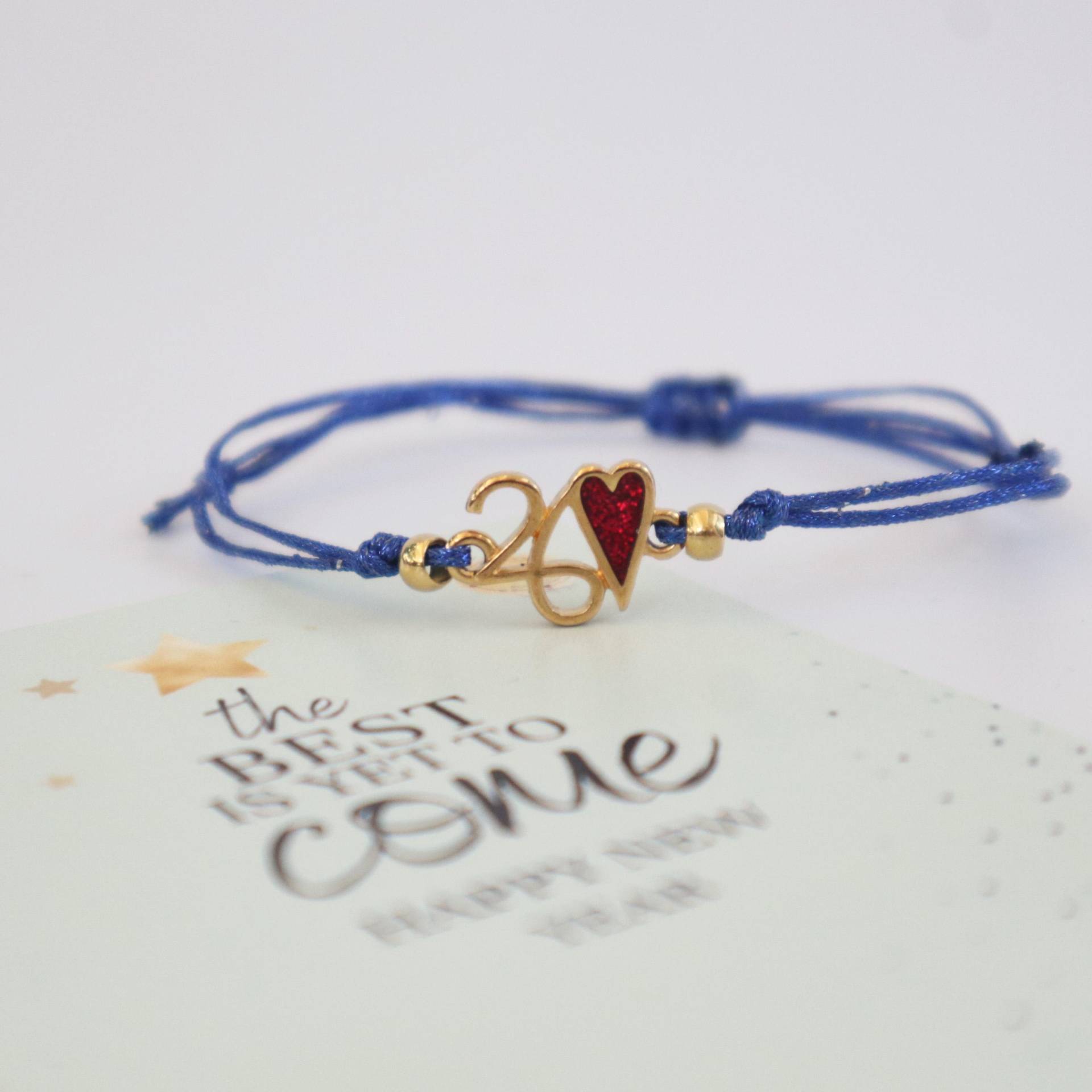 stilvolles Charm-Armband Für 2026 - Neujahrsgeschenk Mit Rotem Herz Und Verstellbarer Metallkordel 24 Karat Vergoldet von kissthatfrogeu