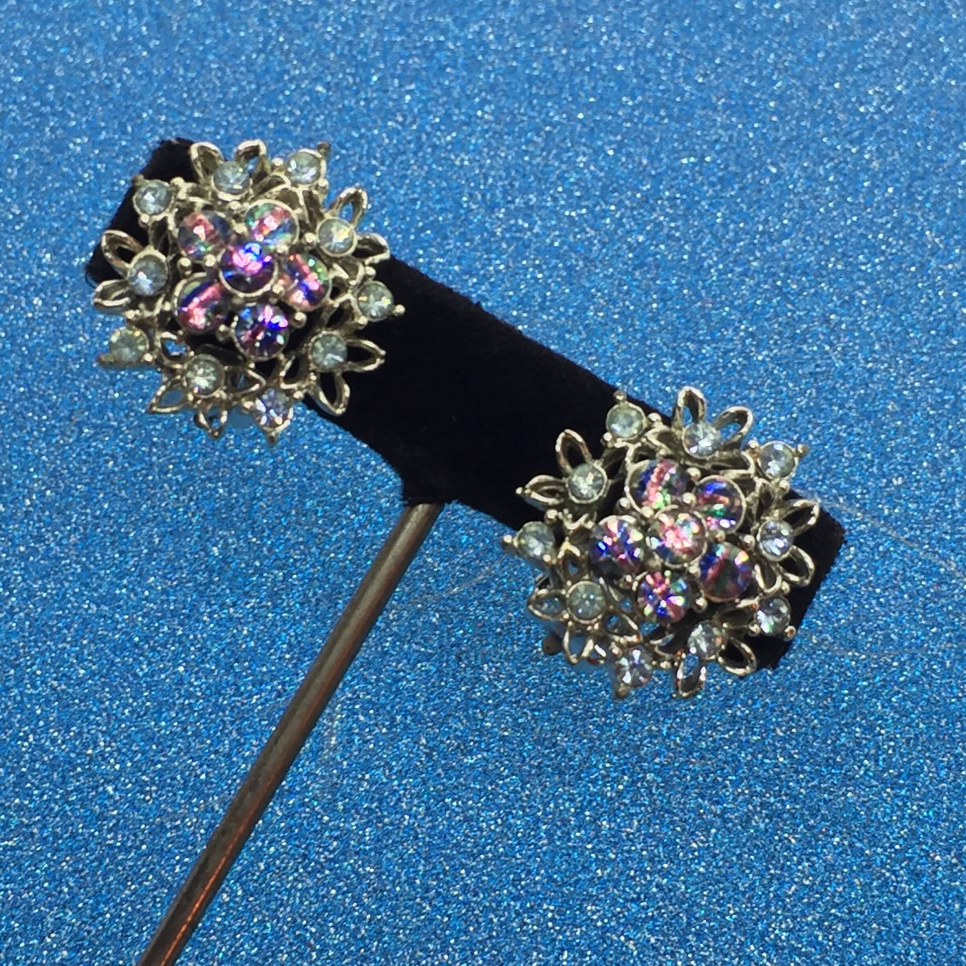 Funkelnde Blau & Rosa Vintage Glasperlen-Ohrringe, Sternmarke von kitschbitchvintage