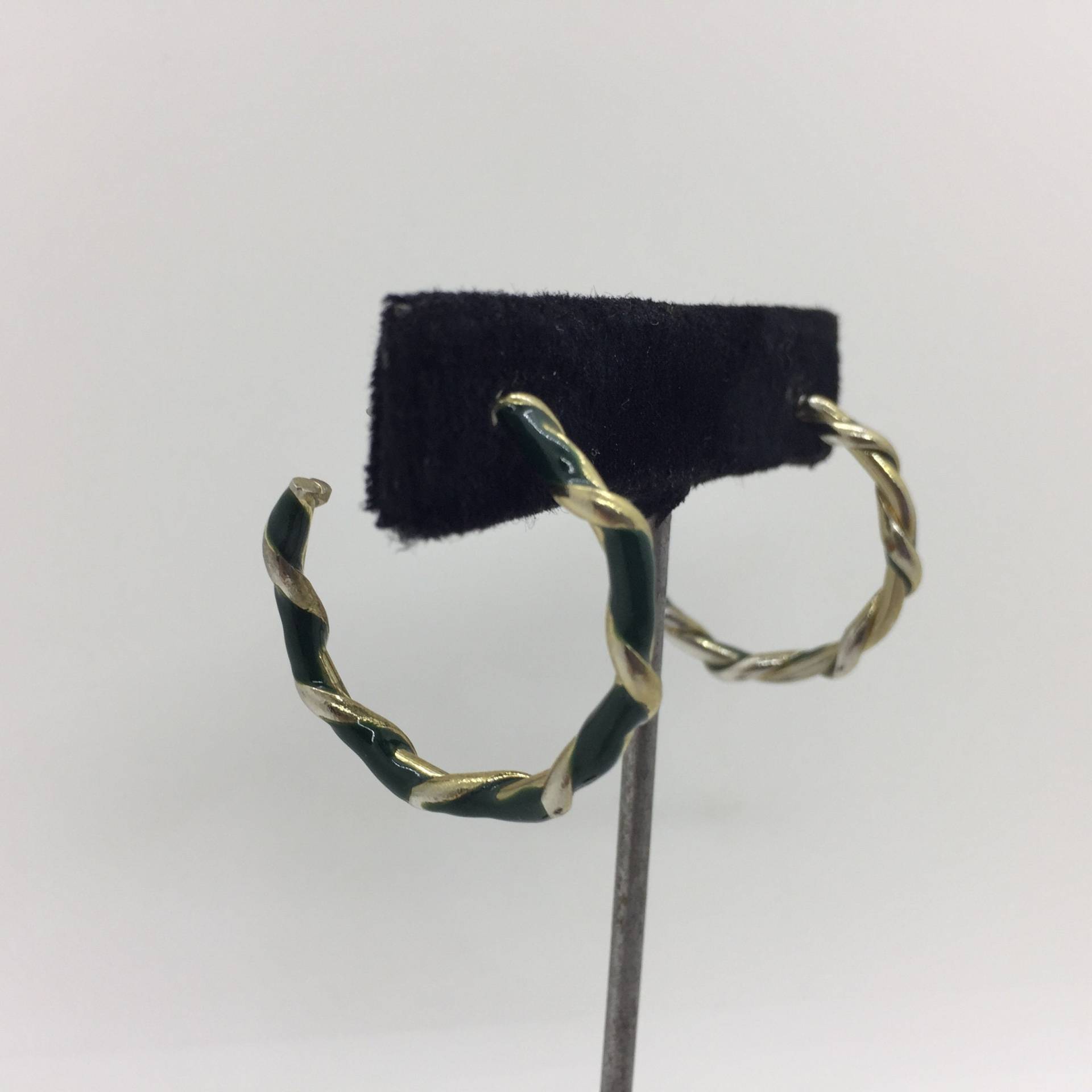 Grüne Vintage Creolen Mit Emaille von kitschbitchvintage