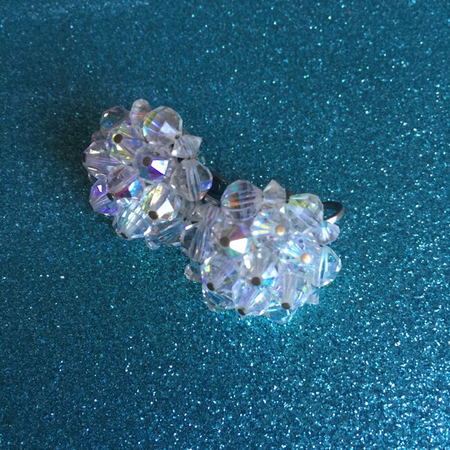 Laguna Facettierte Aurora Borealis Perlen Vintage Ohrclips von kitschbitchvintage