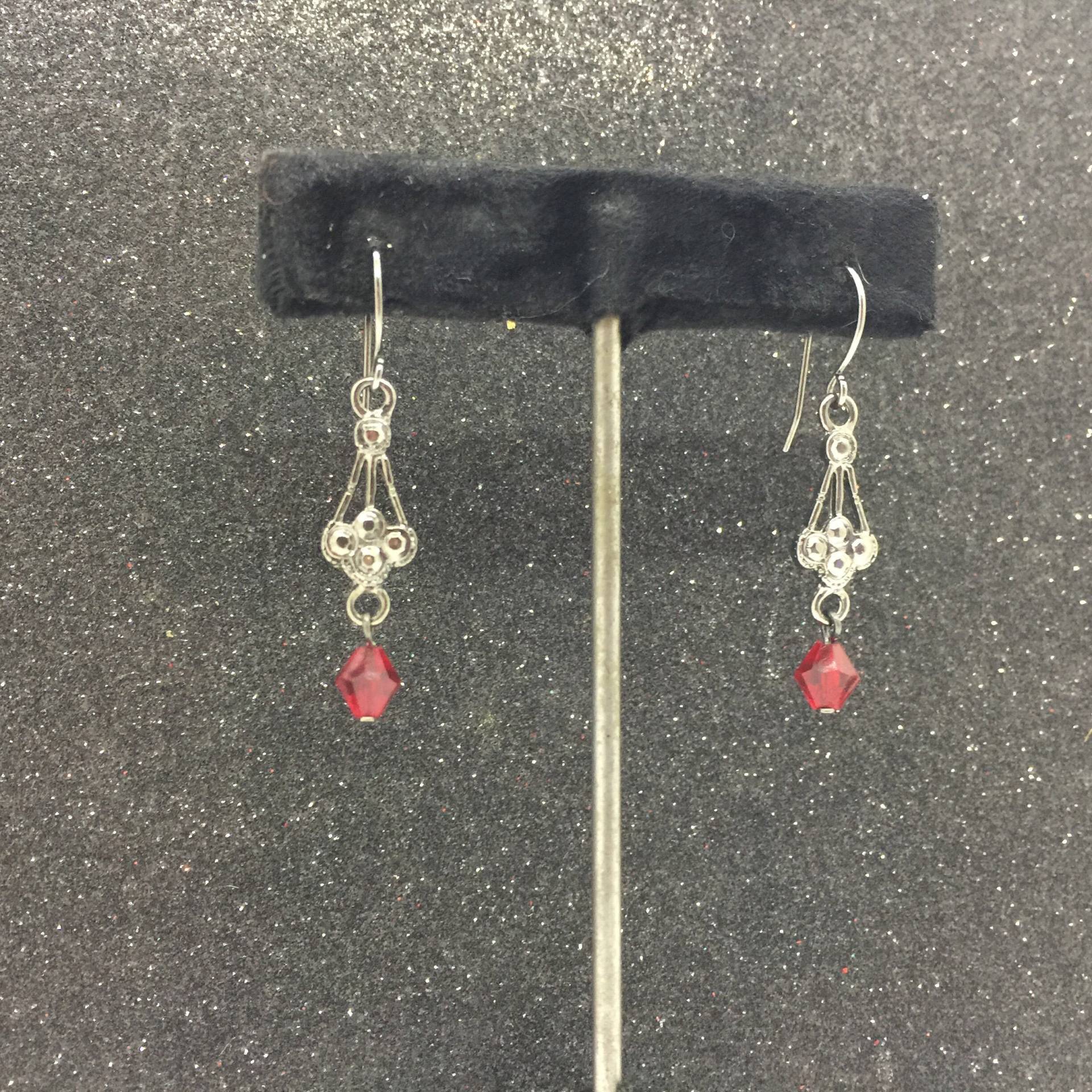 Vintage 90Er Jahre Gothic Filigran Ohrringe M. Rote Kristallperlen von kitschbitchvintage