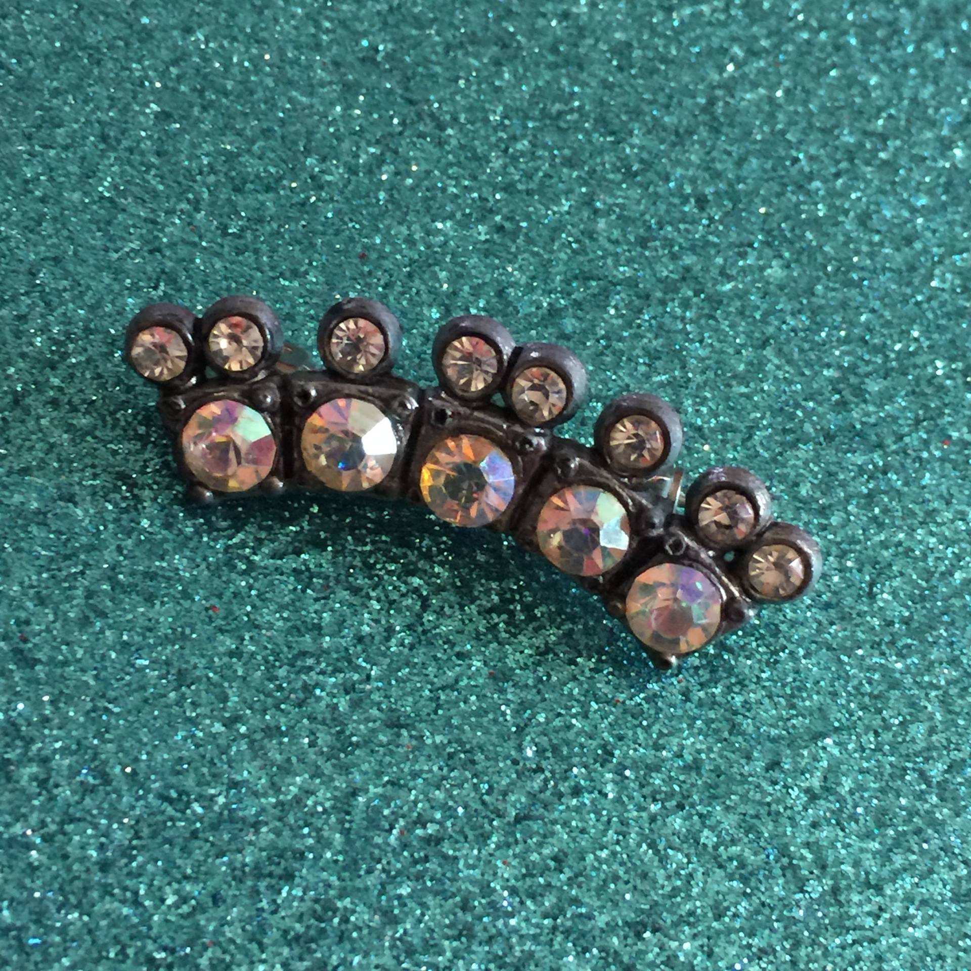 Vintage Aurora Borealis & Klare Strass Topf Metall Brosche von kitschbitchvintage