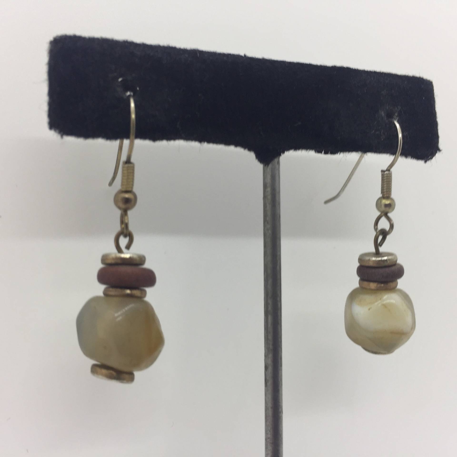 Vintage Baumelnde Polierte Stein-Ohrringe von kitschbitchvintage