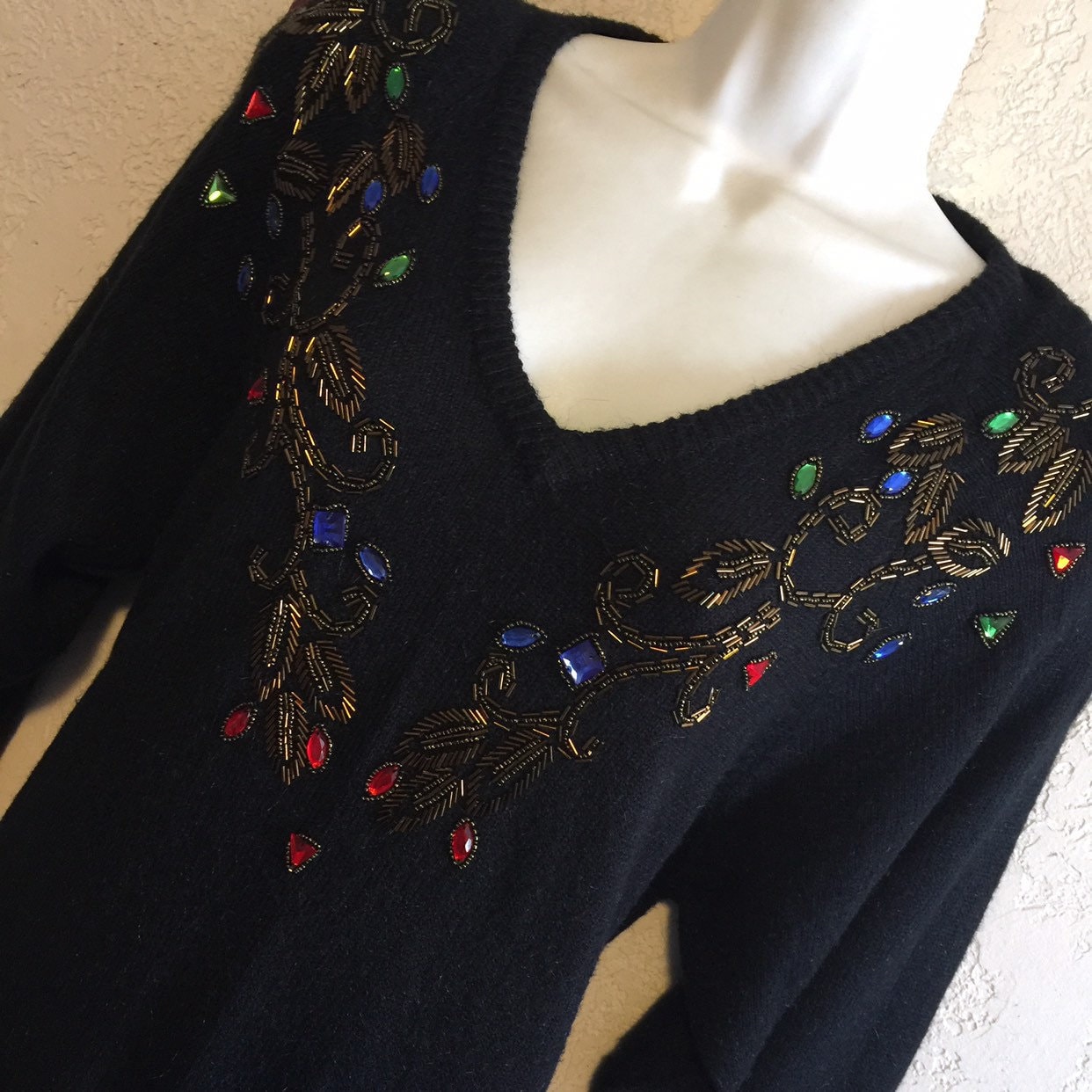 stark Mit Juwelen Und Perlen Besetztes 80Er Jahre Schwarzes Sweatshirt-Kleid Von Darian, M von kitschbitchvintage