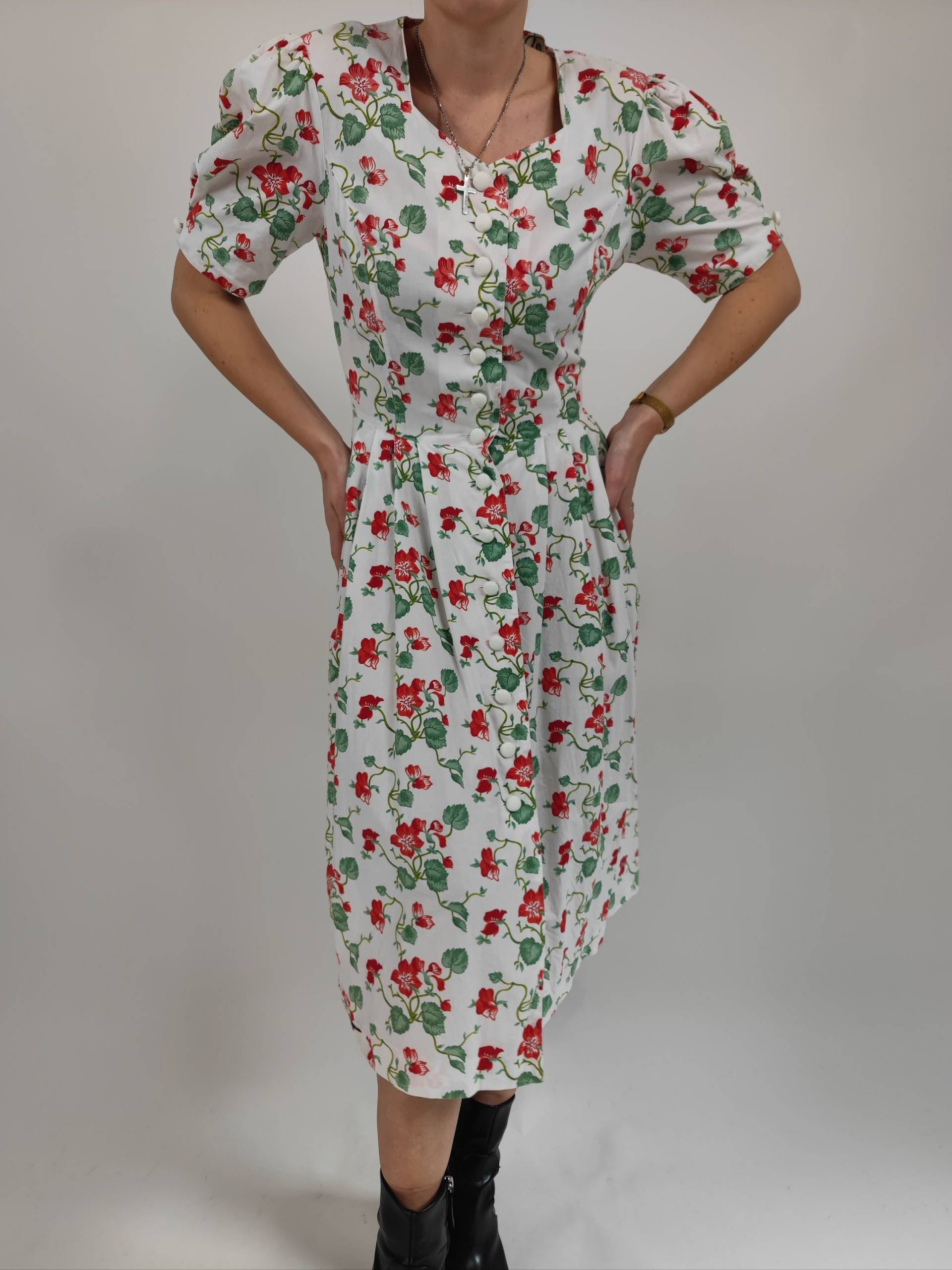 Vintage 80S Floral White Red Green Dress Size M-L 80Er Jahre Retro Kleid Weiß Rot Grün Blumen Größe 44 von kitshvintage