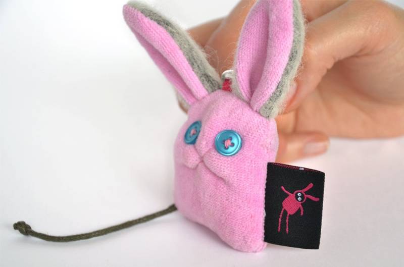 Süße Maus Kaychains, Graue Folk Art Puppe, Plüschkatze, Nurcery Dekor Reclaimed, Handgemachtes Spielzeug von kiziumiziuDOLLS