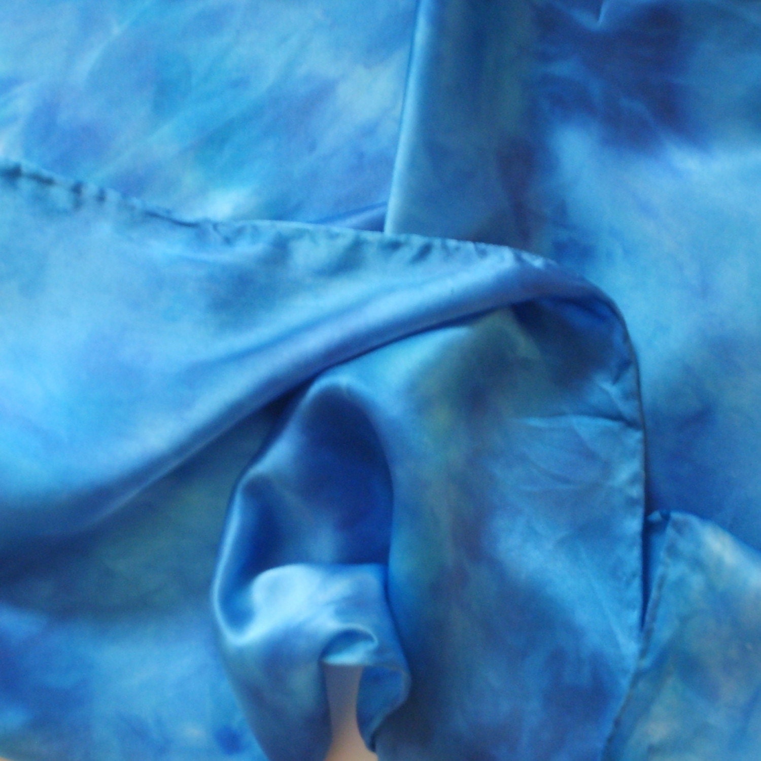 Schöne Blues Seidenschal Schöne Blues Seidenschal von kjmSILKS