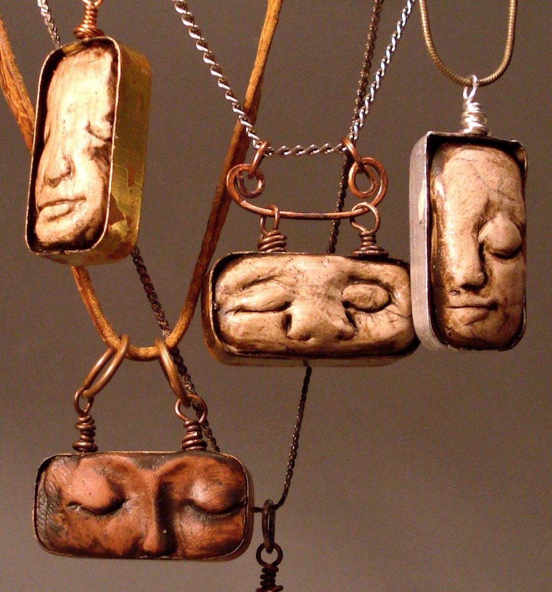 Tranquil Dreams, Ein Polymer Clay Gesicht Anhänger, Mann Im Mond Halskette, Anhänger Tranquil Dreams, Ein Polymer Clay Gesicht Anhänger, Mann Im Mond Halskette, Anhänger von kkennedydesigns